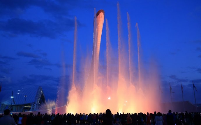 Поющие фонтаны в Олимпийском парке Сочи